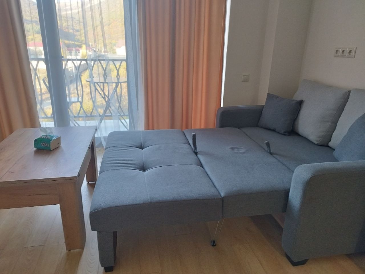 Cozy Mountain View Apartment in Alvina Complex